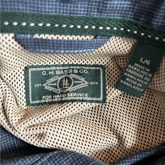 G.H. Bass & CO Men's Blue  Shirt used in good condition - Picture 5 of 5